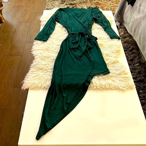 Beautiful “Want My Look” Green Wrap Dress Sz S😻🛍 Perfect 4 Date Night! 💕 - Picture 5 of 9